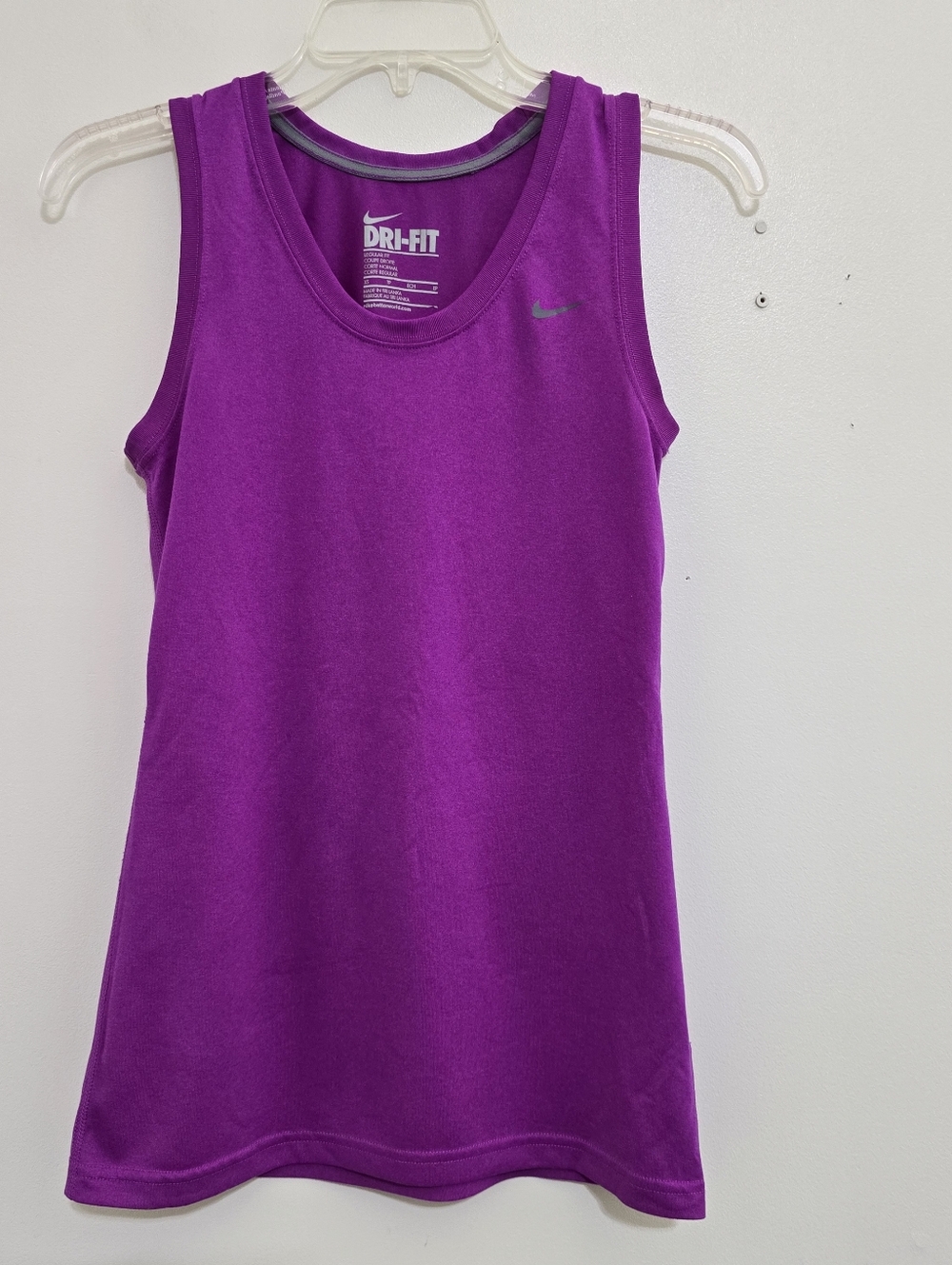 NIKE size XS Dri Fit Regular Fit Activewear Logo Tank Fuschia